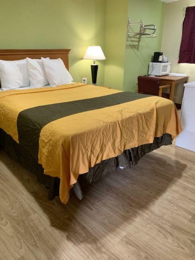 Budget Inn Уилямсвил Екстериор снимка